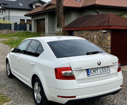 Skoda Octavia cena 64890 przebieg: 137600, rok produkcji 2017 z Myślenice małe 137